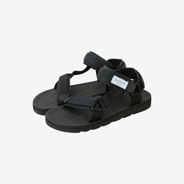 leuca-triple-black